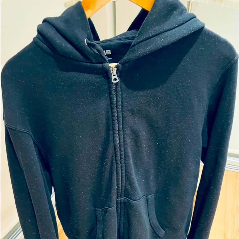 Uniqlo black large hoodie
